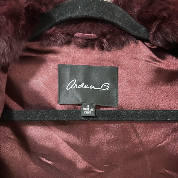 Merlot Fur Vest - Picture 2 of 5